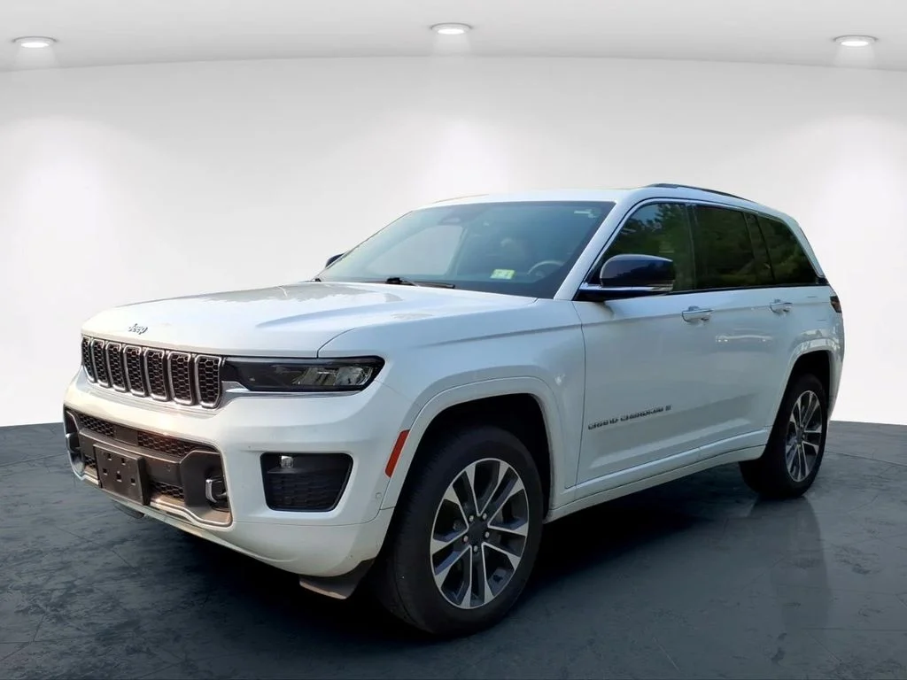 Used 2023 White Jeep Overland image 2