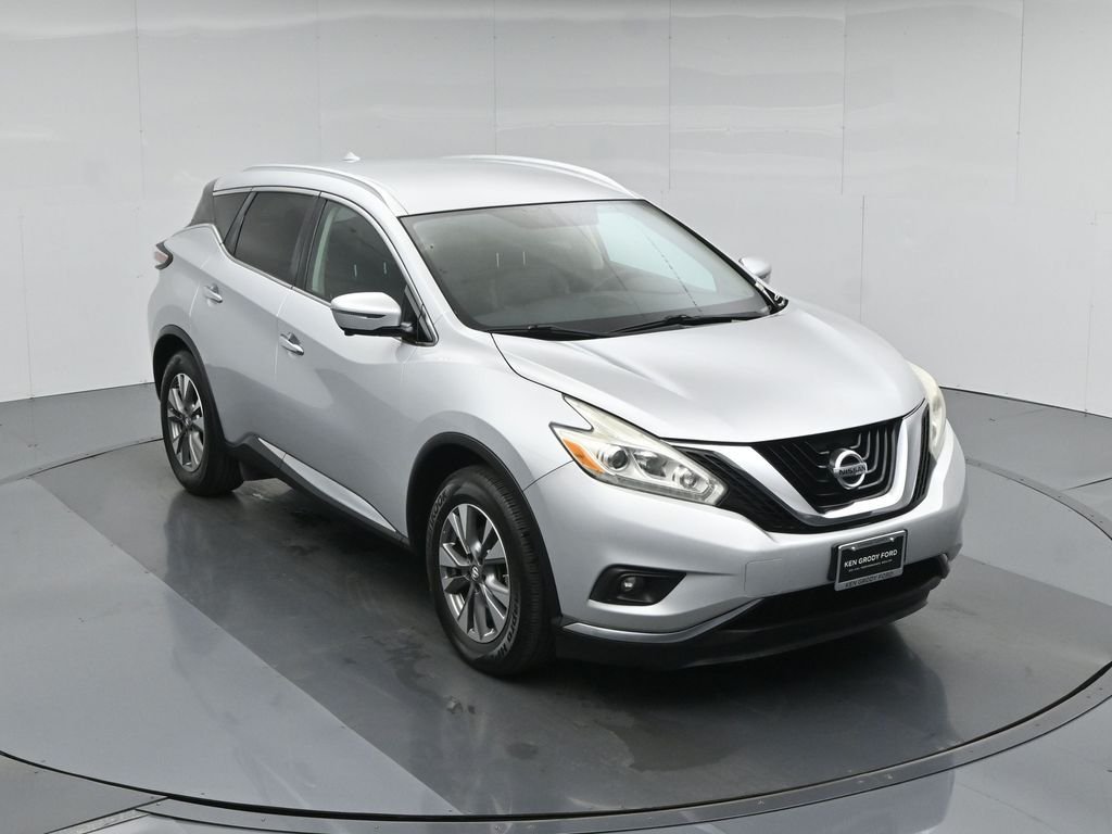 Used 2016 Silver Nissan SL image 35