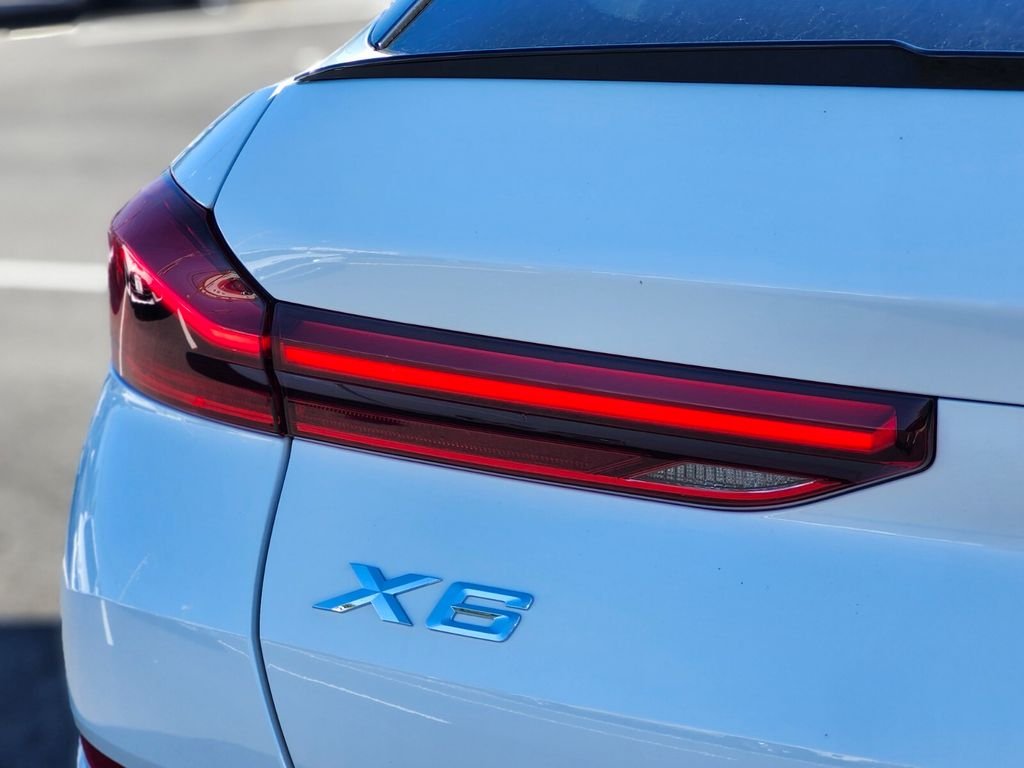 New 2027 White BMW xDrive40i image 8