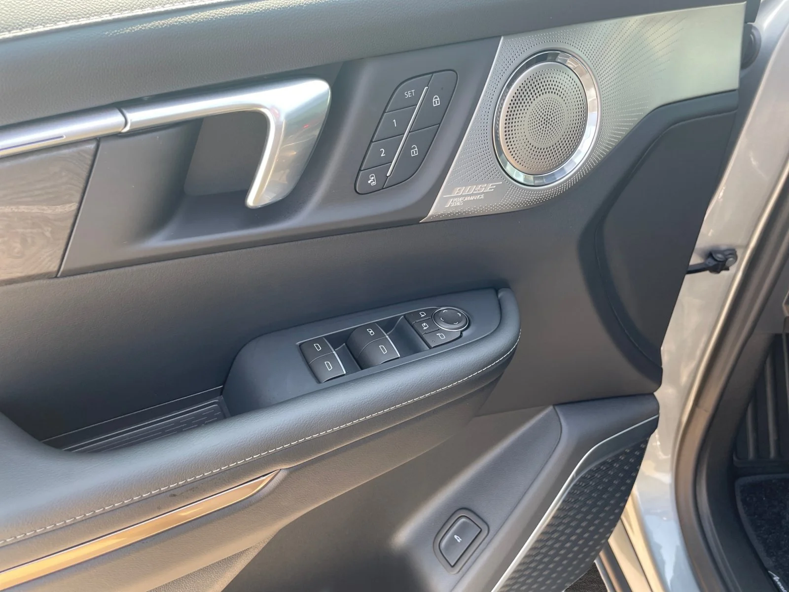 New 2026 Moonstone Grey Metallic Buick Avenir AWD image 13