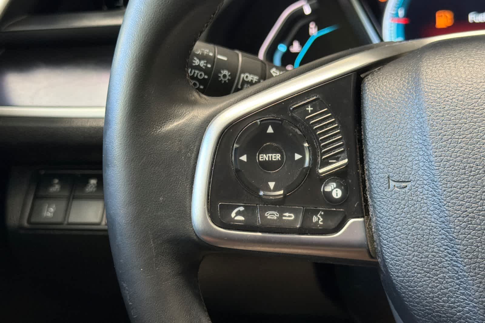 Used 2017  Honda Touring image 25