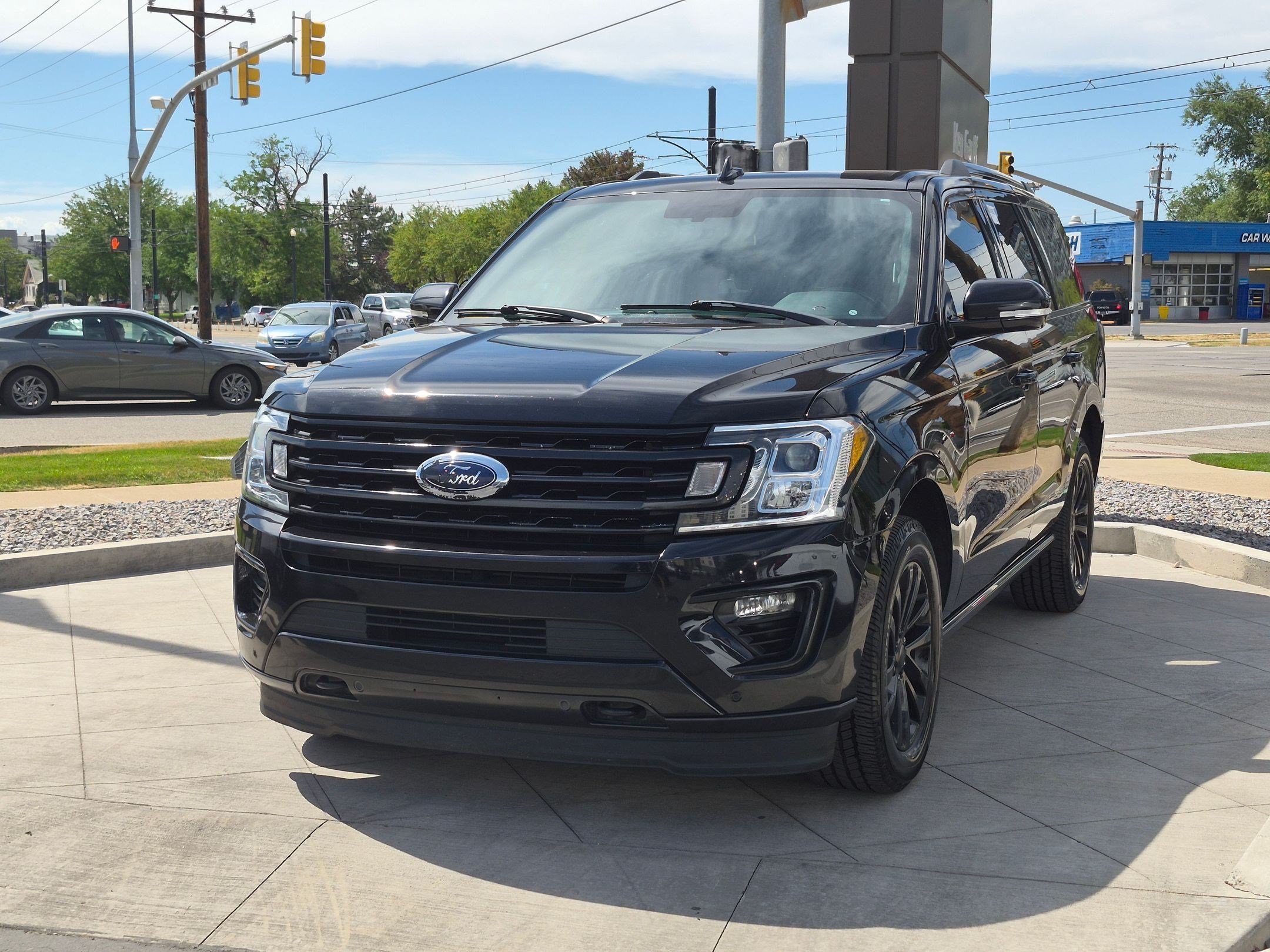 Used 2019 White Ford Limited image 8