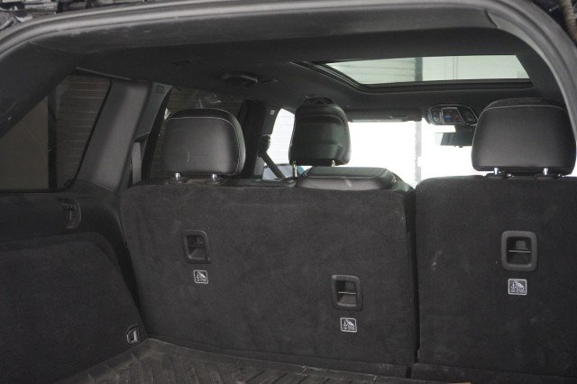 Used 2023 Diamond Black Crystal Pearlcoat Jeep Overland image 8