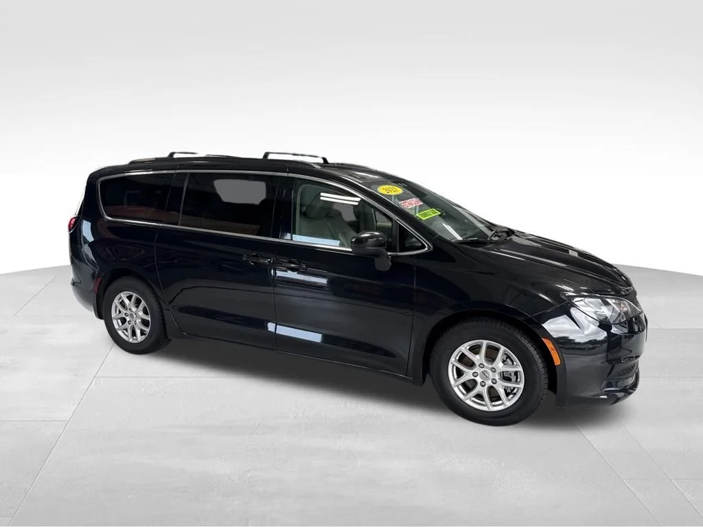 Used 2021 Black Chrysler LXI image 7