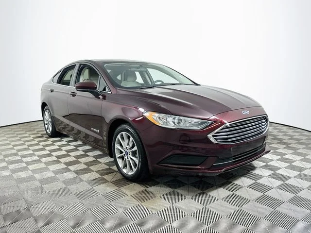 Pre-Owned 2017 Ford Fusion Hybrid SE