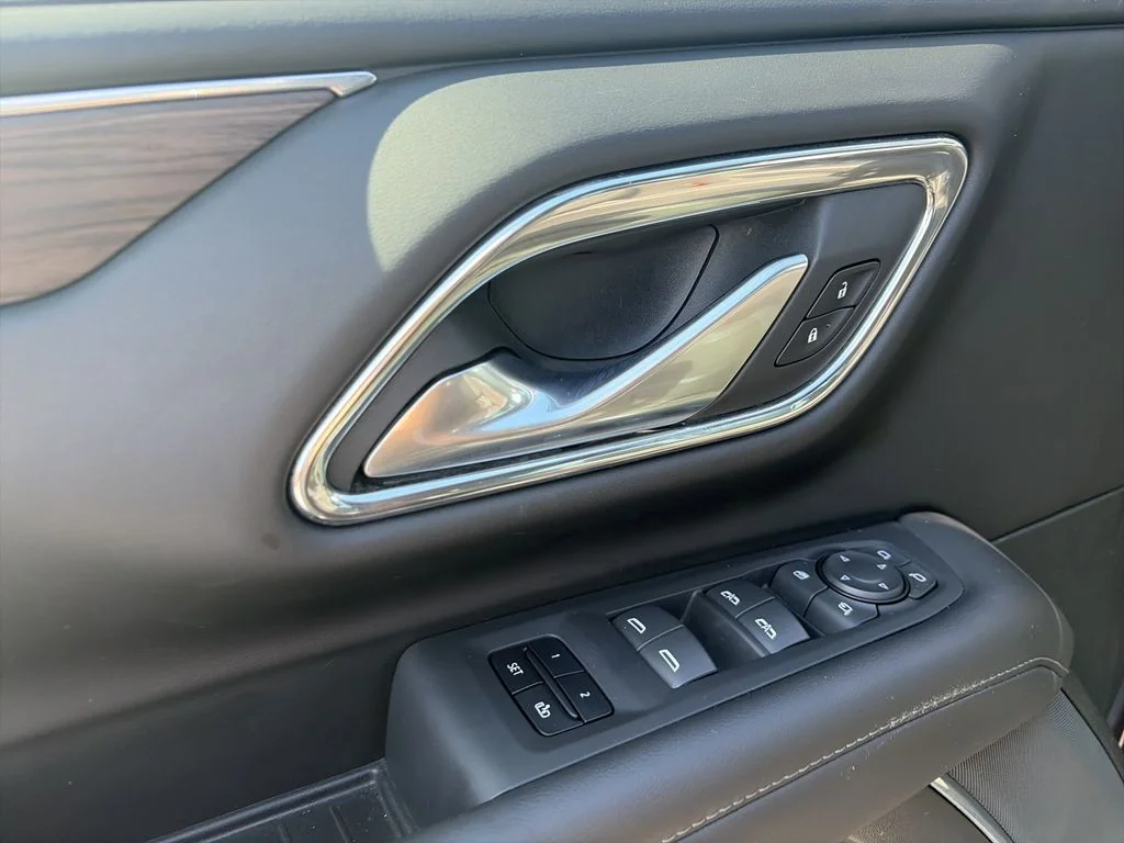 Used 2023 Gray Chevrolet LT image 19