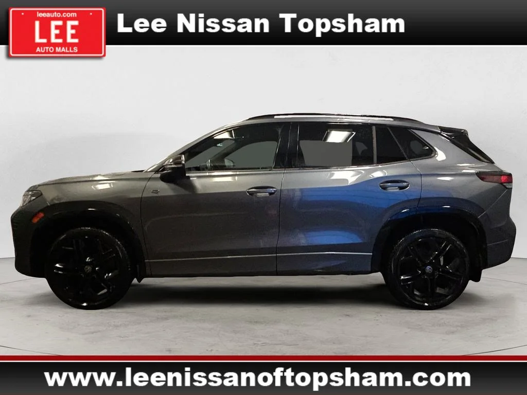 Used 2025 Gray Volkswagen SE R-Line Black image 2