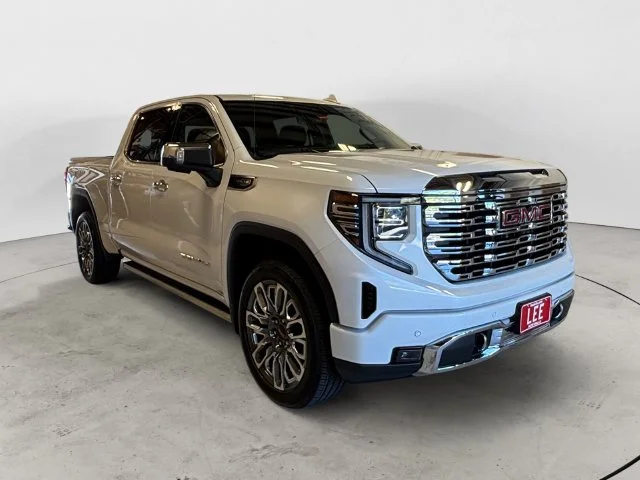 Used 2023 White GMC Denali image 8