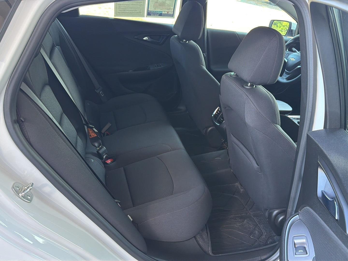 Used 2024 Summit White Chevrolet LT image 12