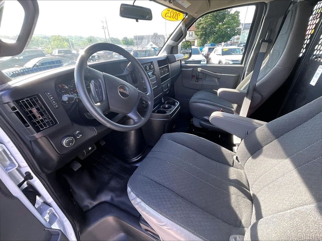 Used 2025 White GMC Work Van image 21