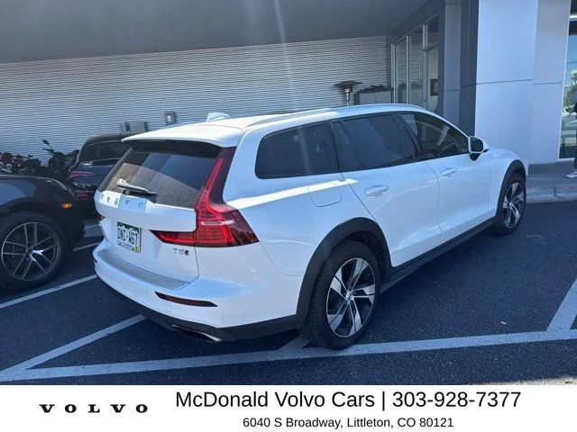 Used 2020 White Volvo T5 image 3