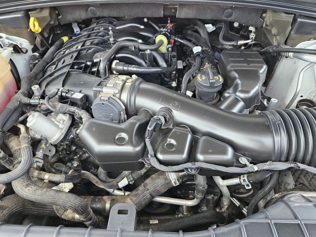 Used 2023 White Jeep Altitude image 31
