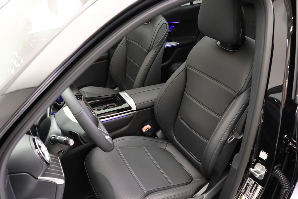 Used 2026 Black Mercedes-Benz GLC 300 image 37
