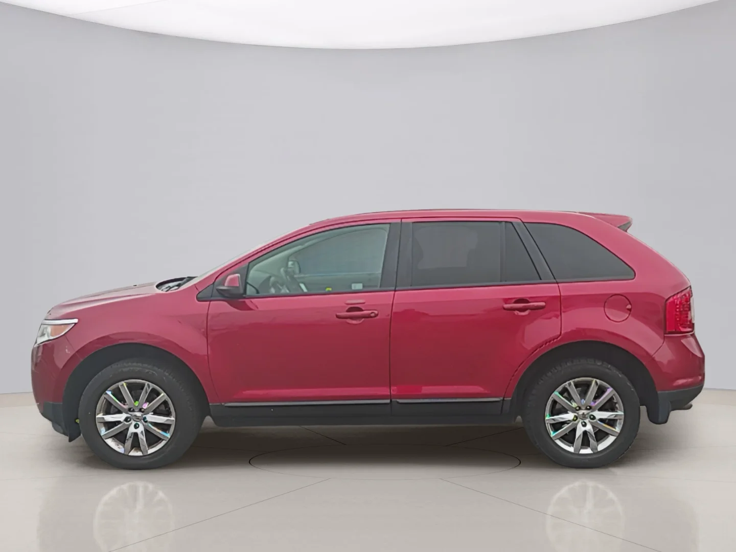 Used 2012 Red Ford SEL FWD image 2