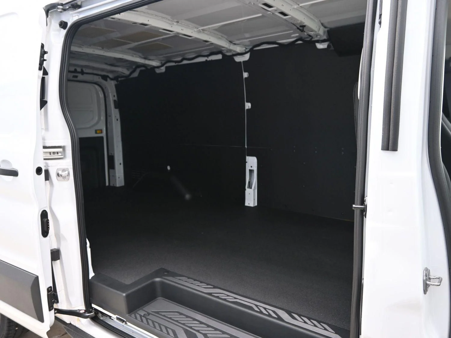 2025 Ford Transit Van Base - Photo 9
