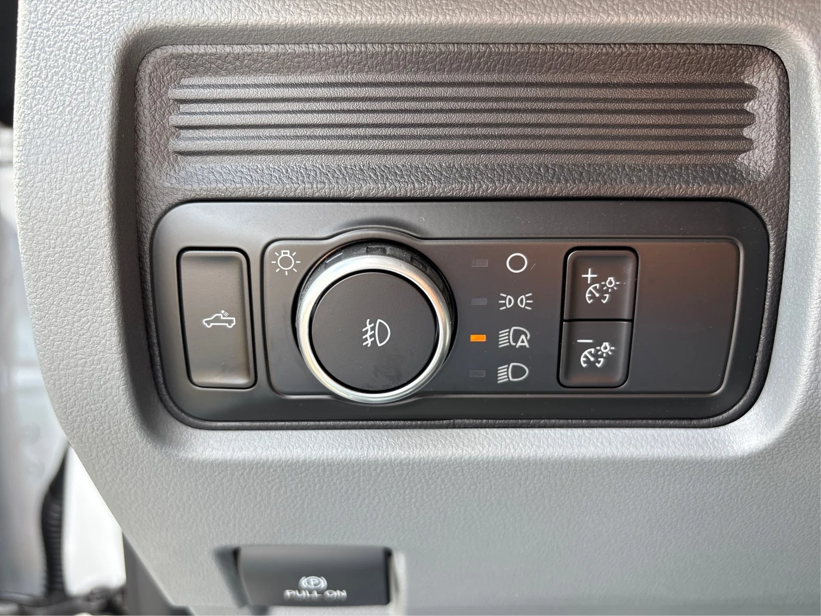 New 2026 Oxford White Ford F-250® XL image 14