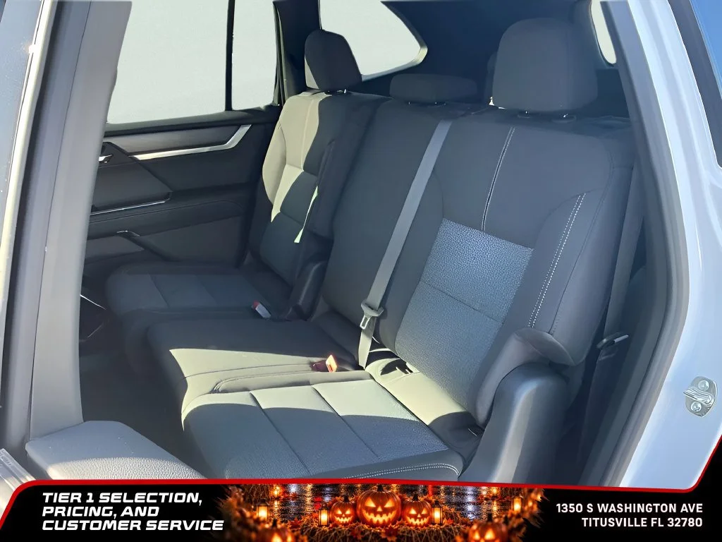 New 2026 Summit White GMC Elevation image 31