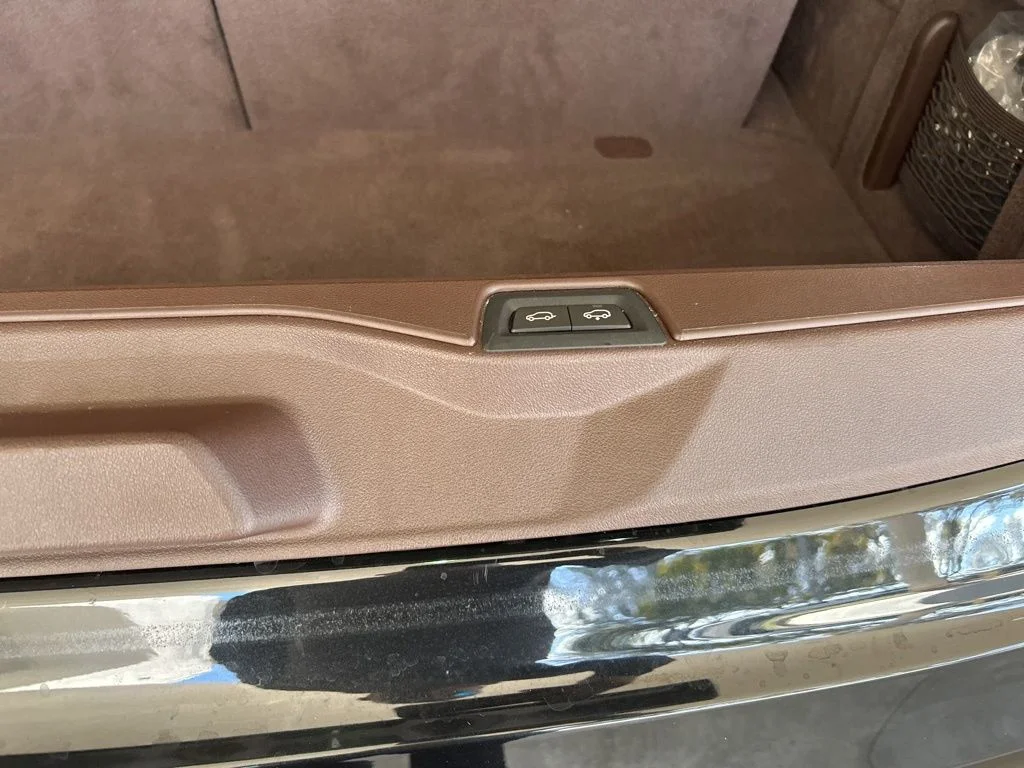 Used 2019 Black BMW xDrive40i image 47