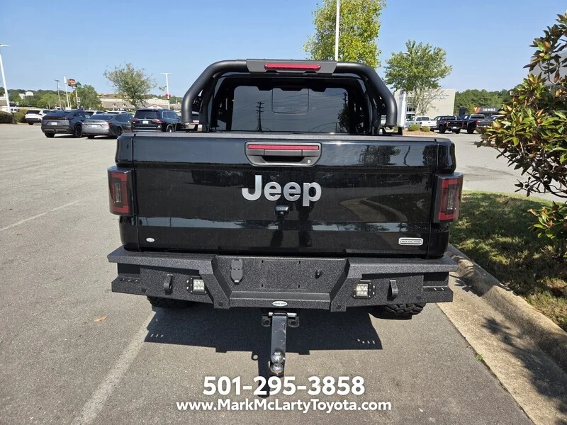 Used 2022 Black Clearcoat JEEP OVERLAND image 6