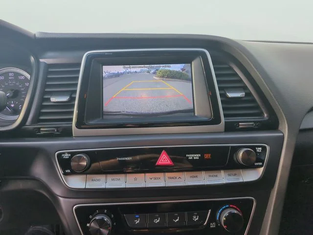 Used 2019 Black Hyundai SE image 22