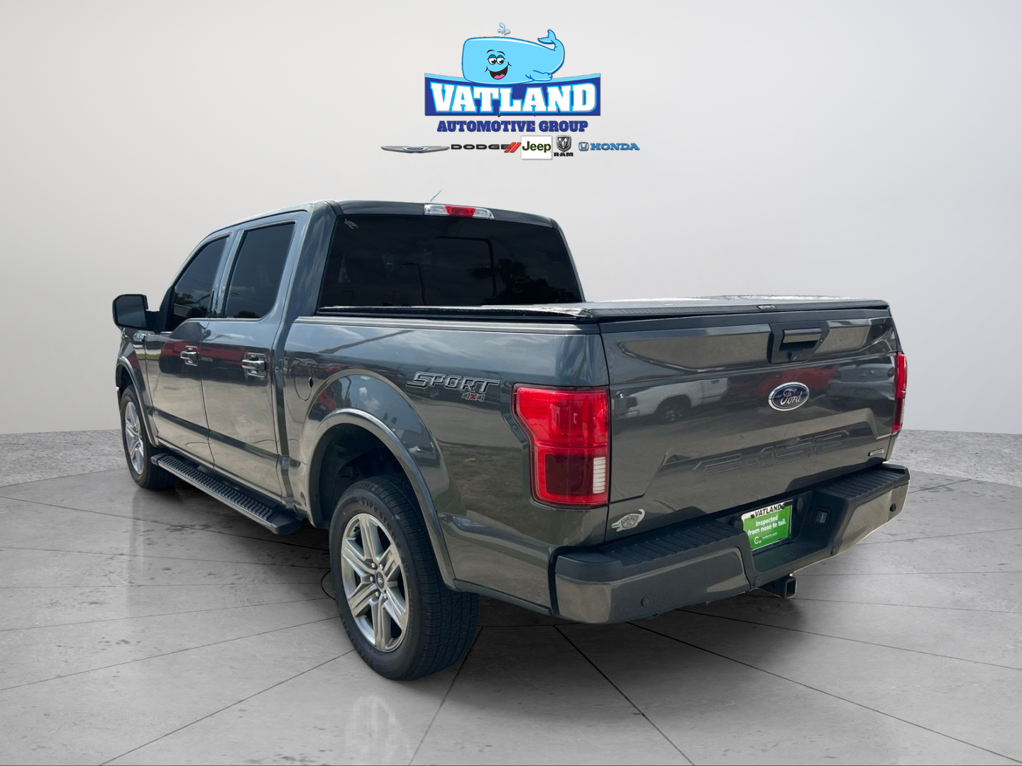 Used 2018 Gray Ford XLT image 3