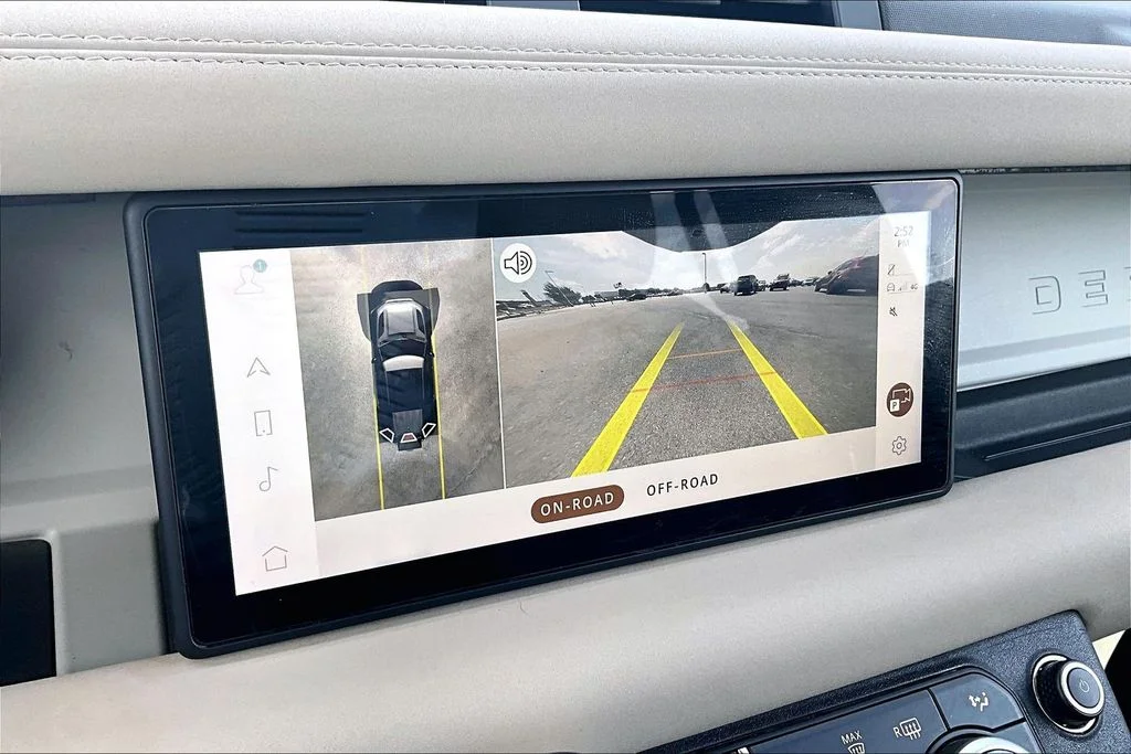 Used 2022 Black Land Rover S image 23
