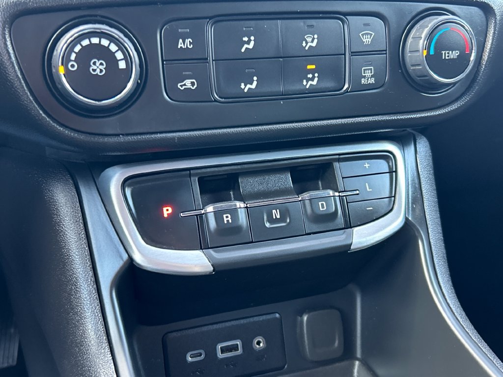 Used 2024 Silver GMC SLE image 23