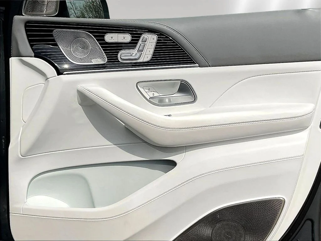 Used 2023 Cirrus Silver Metallic Mercedes-Benz Maybach GLS 600 image 28