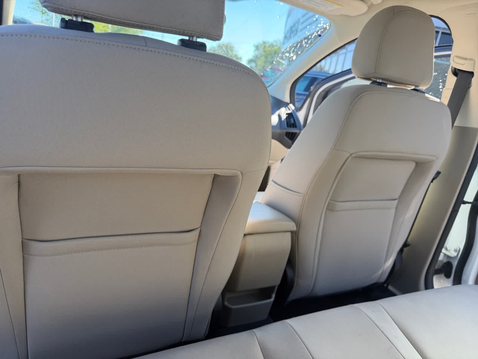 Used 2015 Oxford White Ford SE image 30