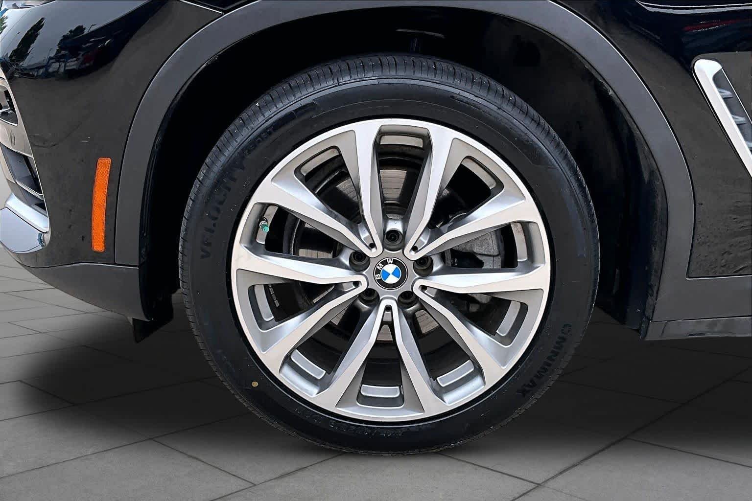 Used 2019 Jet Black BMW xDrive30i image 11