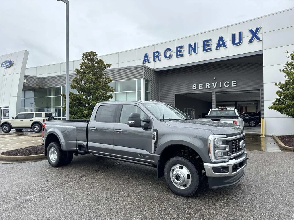 2026 Ford Super Duty F-350 Lariat