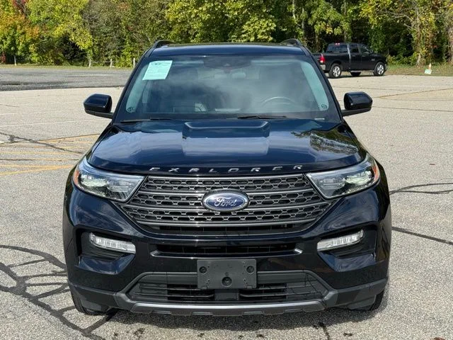 Used 2023 Black Ford XLT image 2
