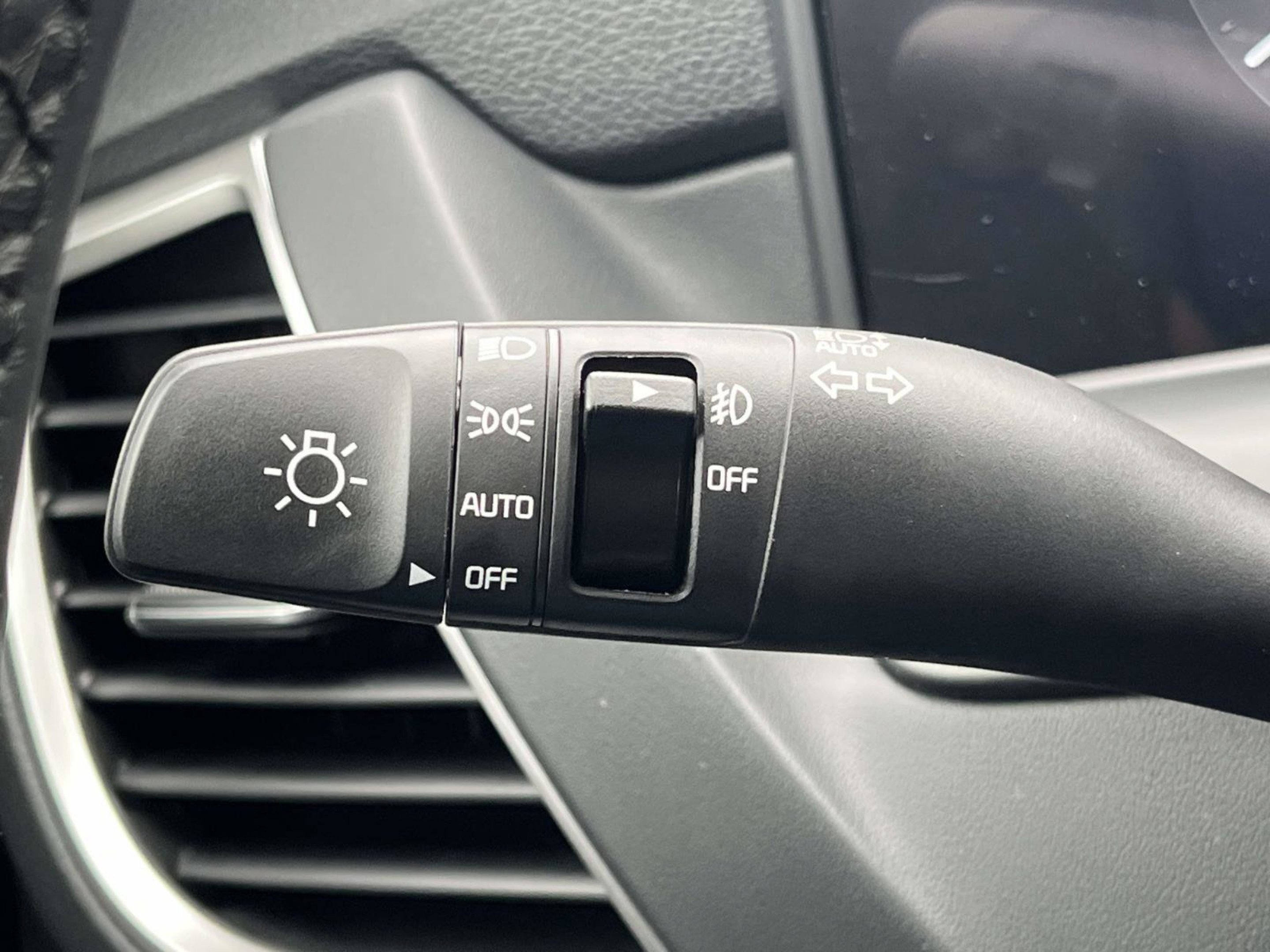 New 2026 Snow White Pearl Kia EX image 34