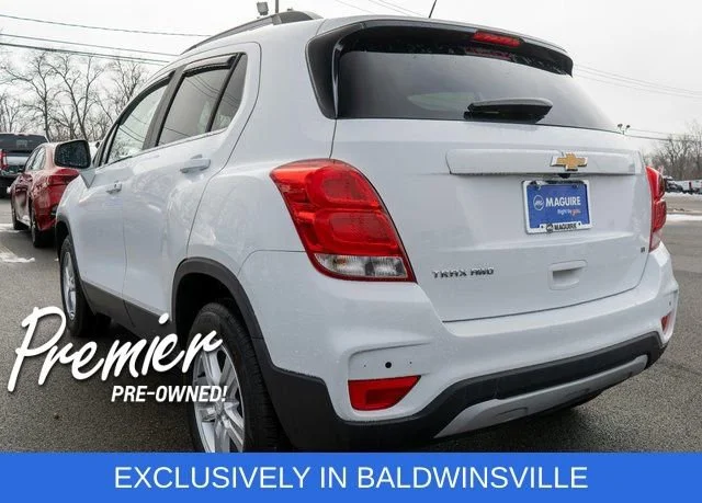Used 2020 SUMMIT WHITE Chevrolet LT image 8