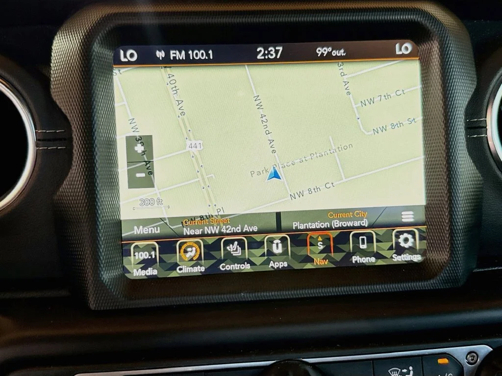 Used 2022  Jeep Unlimited Sahara 4xe image 14