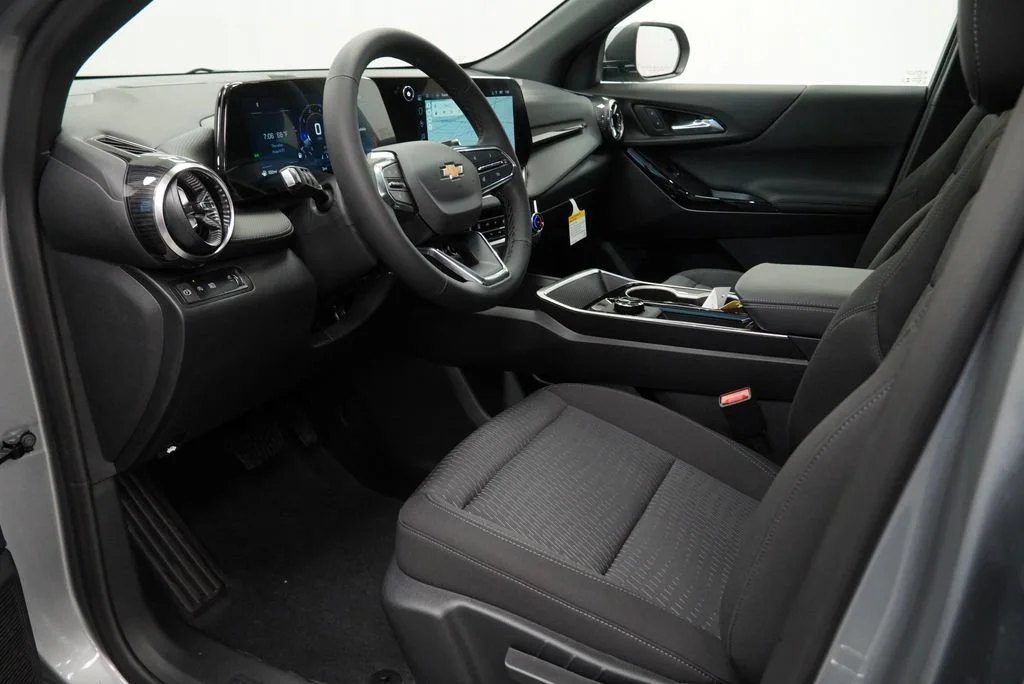 2027 Chevrolet Equinox LT - Photo 11