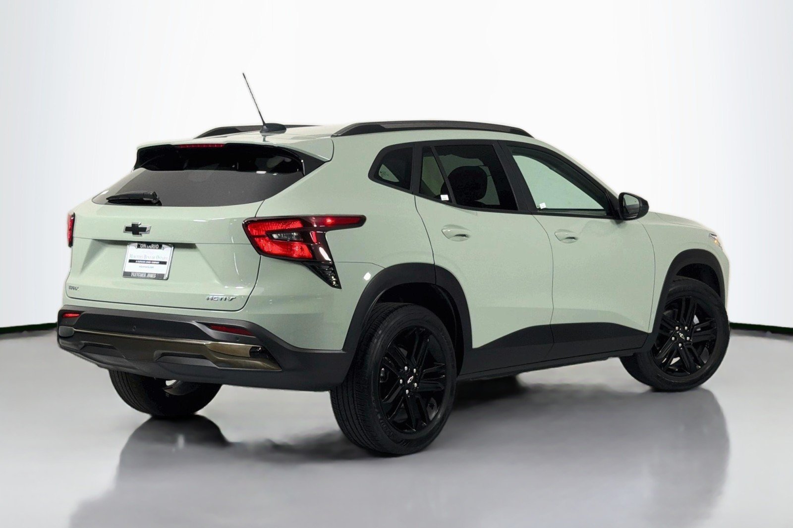 Used 2025 Cacti Green Chevrolet ACTIV image 12