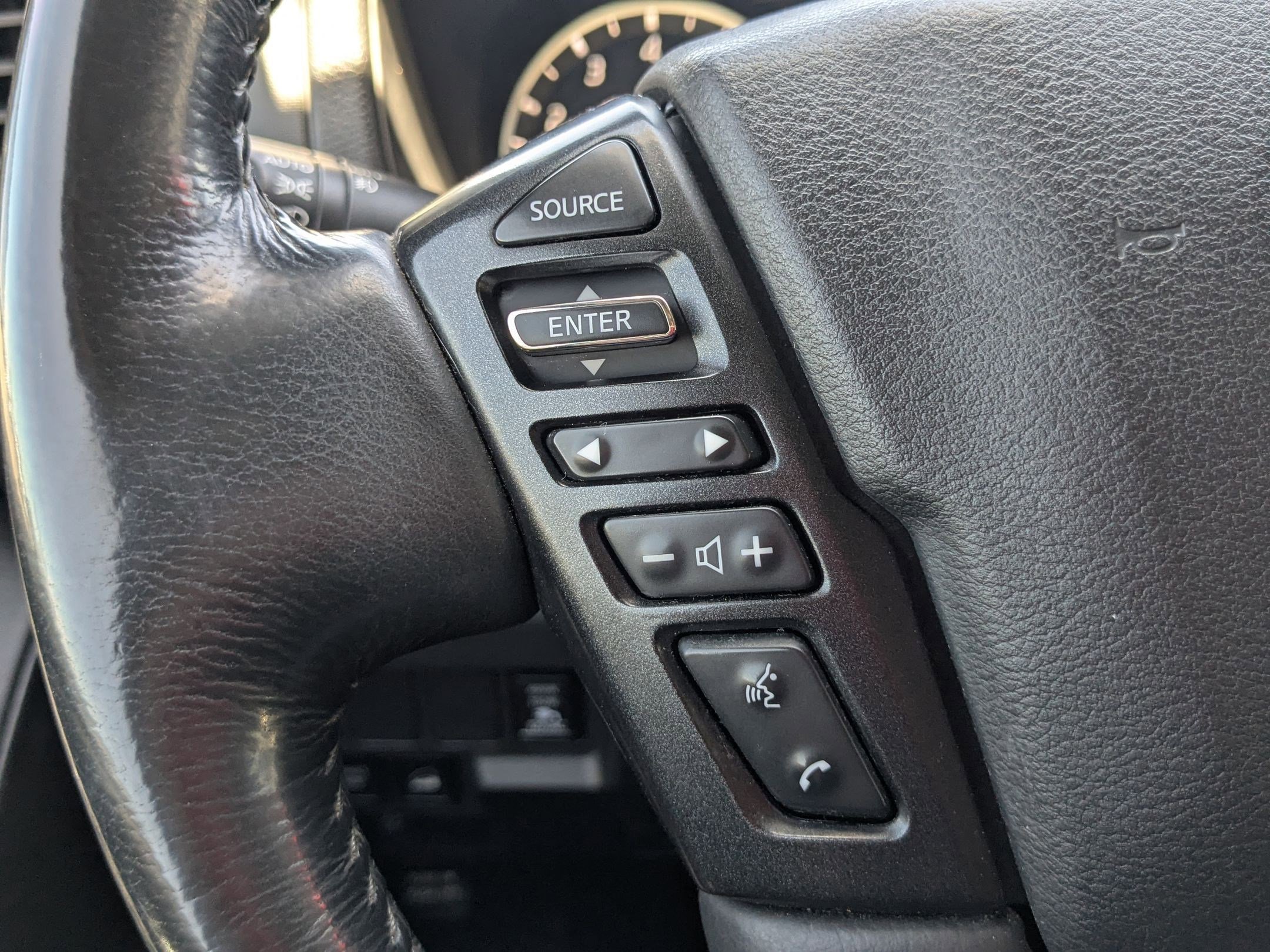Used 2023 Gray Nissan Crew Cab SV 4x4 image 16