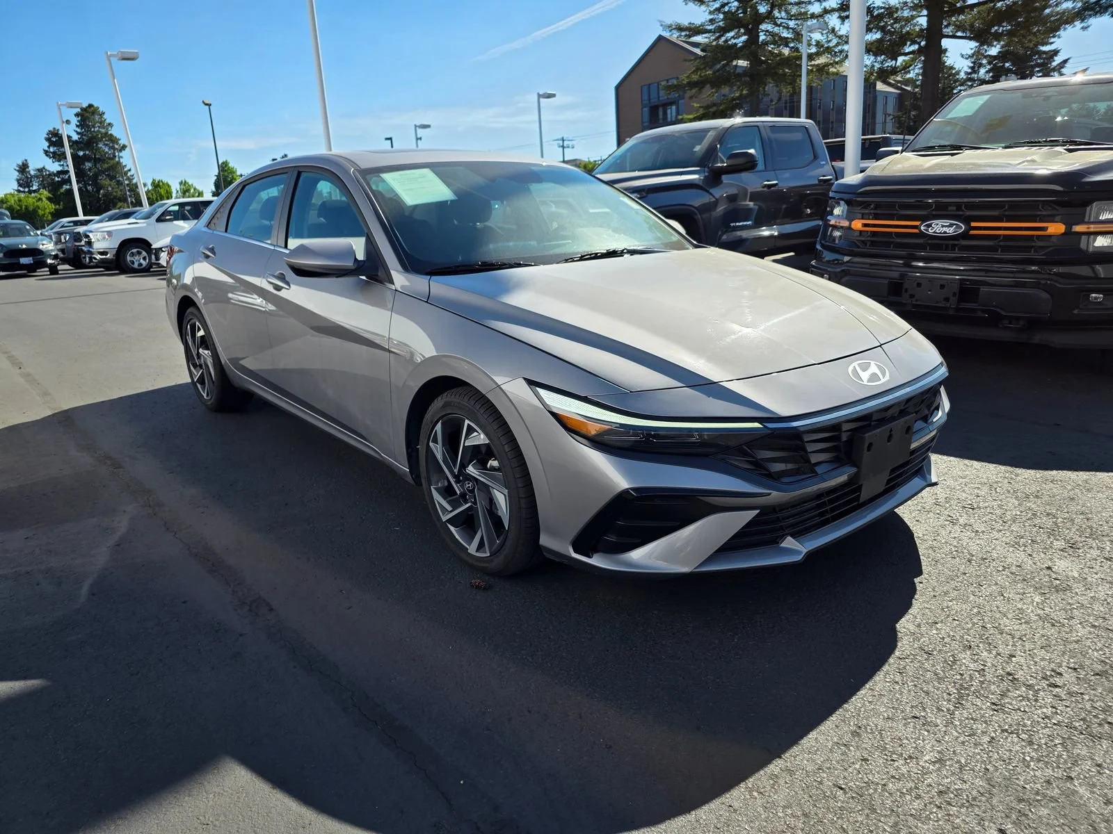 2025 Hyundai Elantra 2.0 SEL Convenience IVT's photo