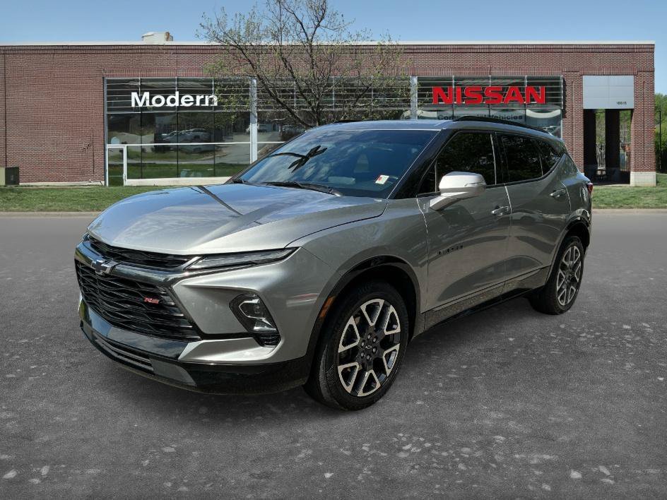 Used 2023 Sterling Gray Metallic Chevrolet RS image 4