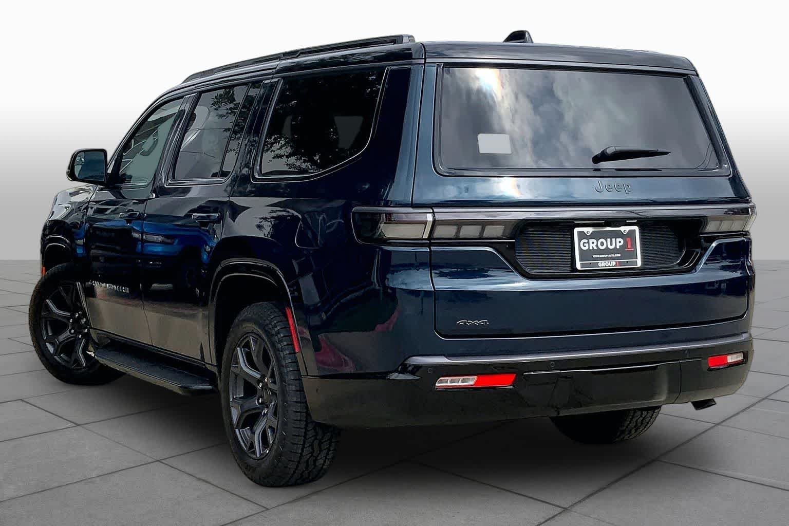 New 2026 Fathom Blue Pearlcoat Jeep Upland image 12