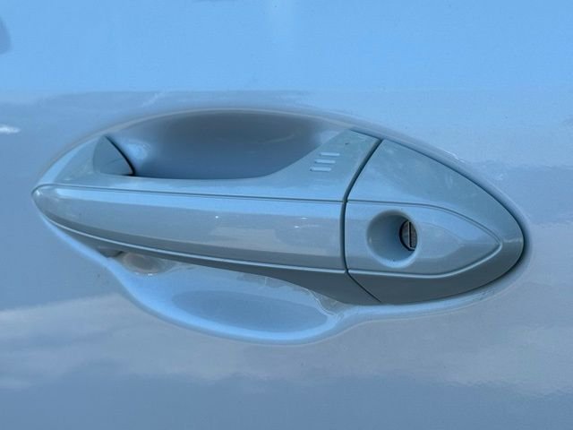 New 2027 RADIANT WHITE INFINITI Luxe FWD image 11