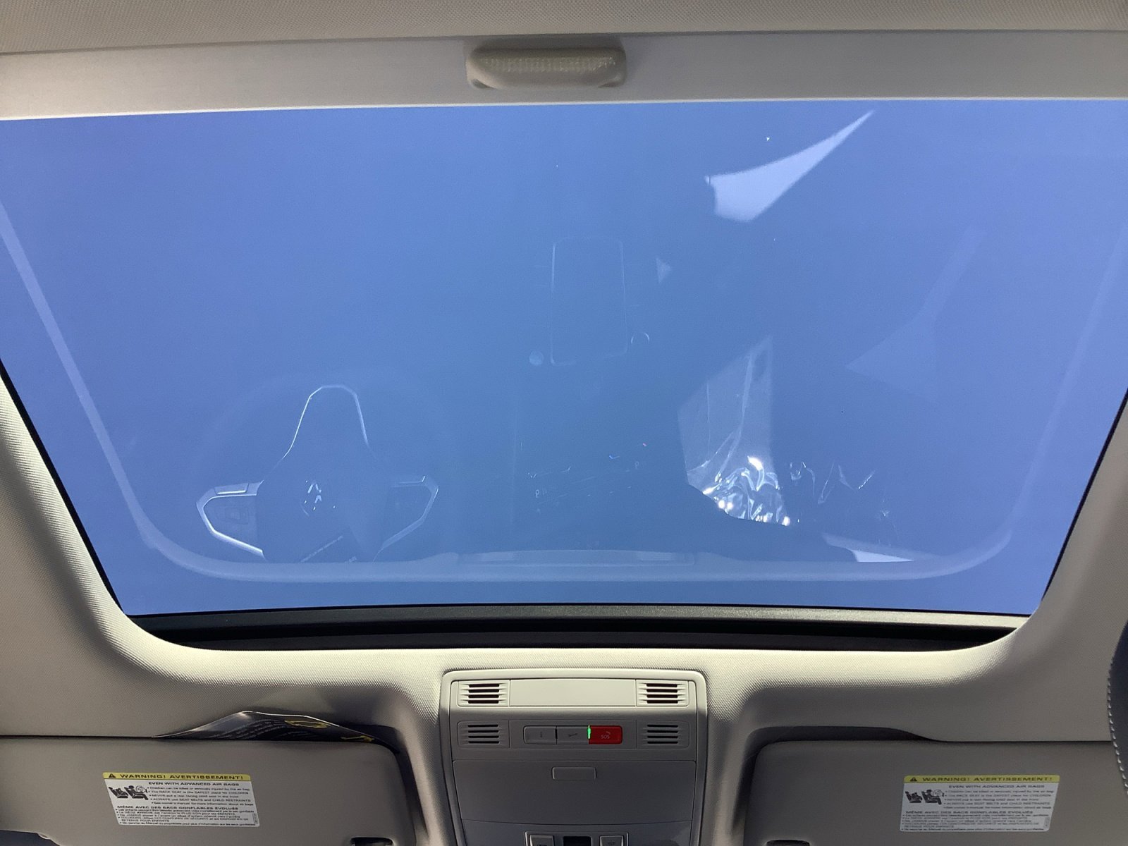 New 2026 PLATINUM GRAY M Volkswagen SE image 19
