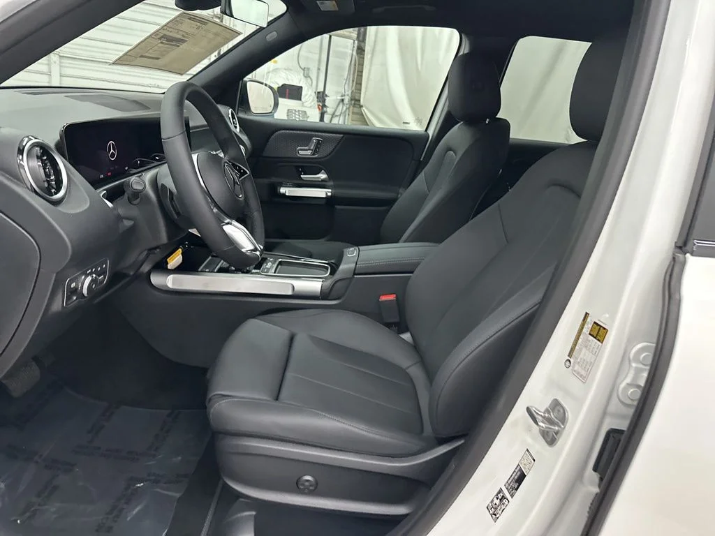Used 2026 White Mercedes-Benz GLB 250 image 18