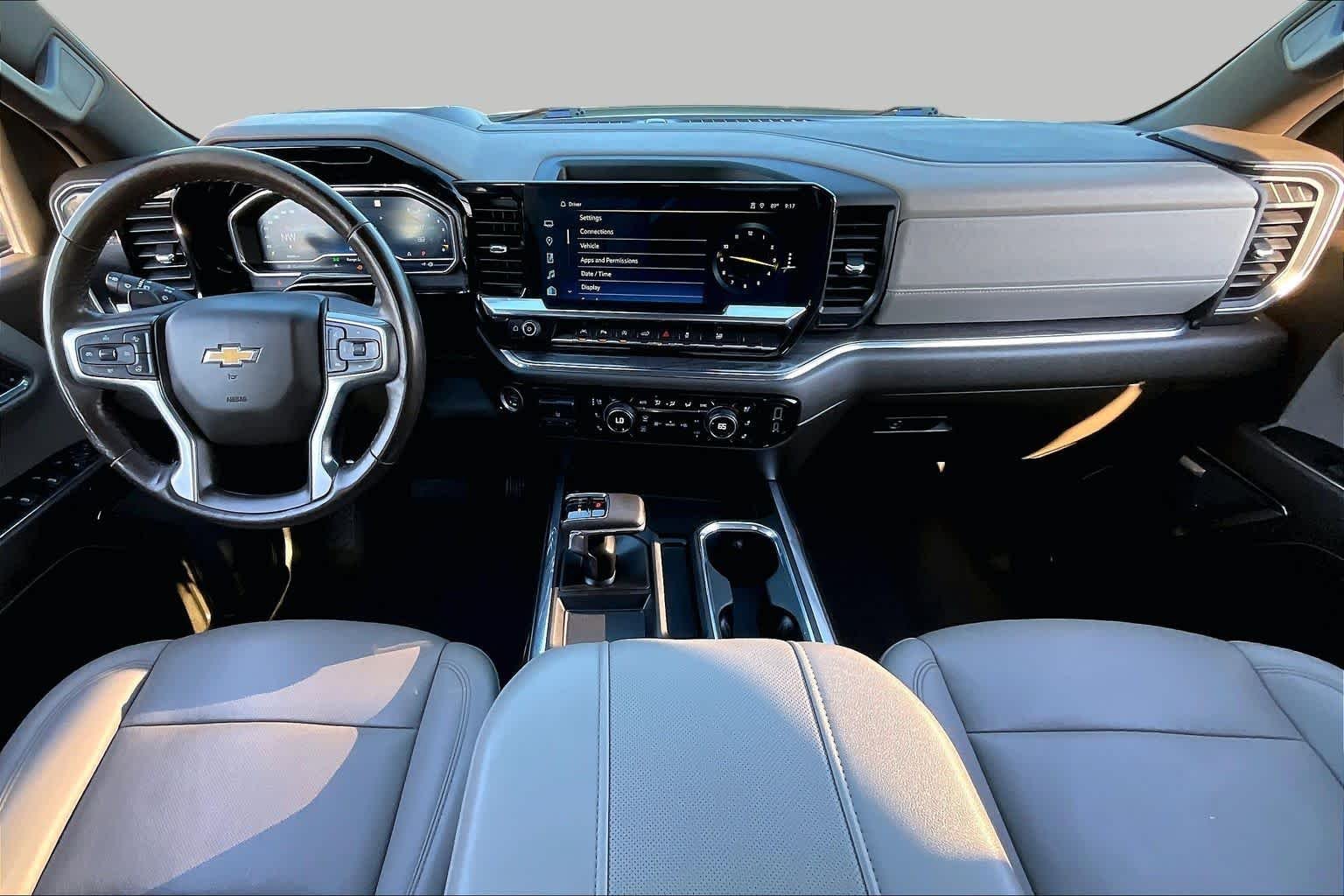 Used 2023 Iridescent Pearl Tricoat Chevrolet LTZ image 16