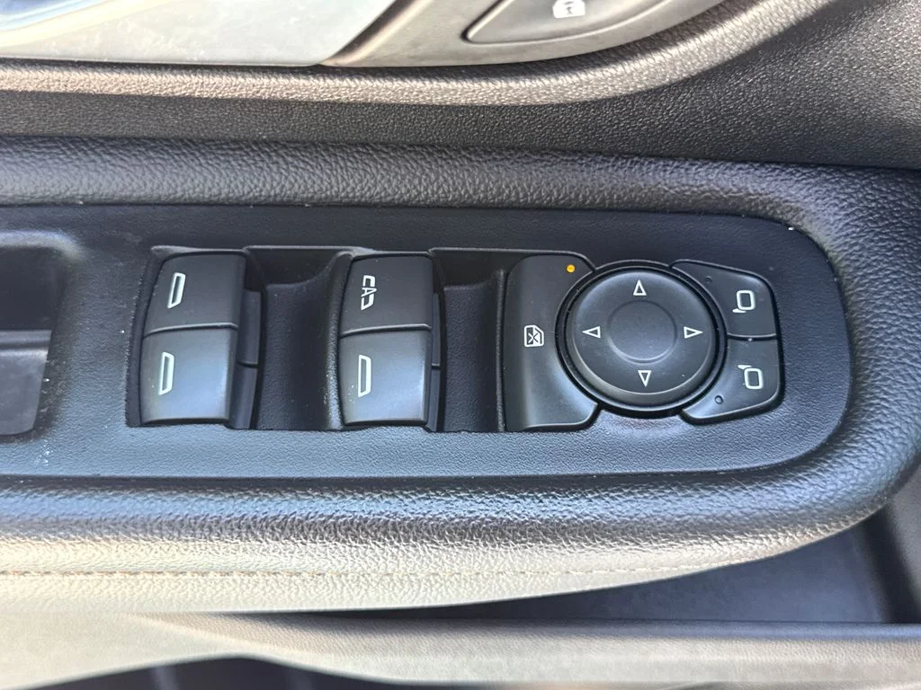 Used 2019 Quartz Metallic GMC SLT image 30