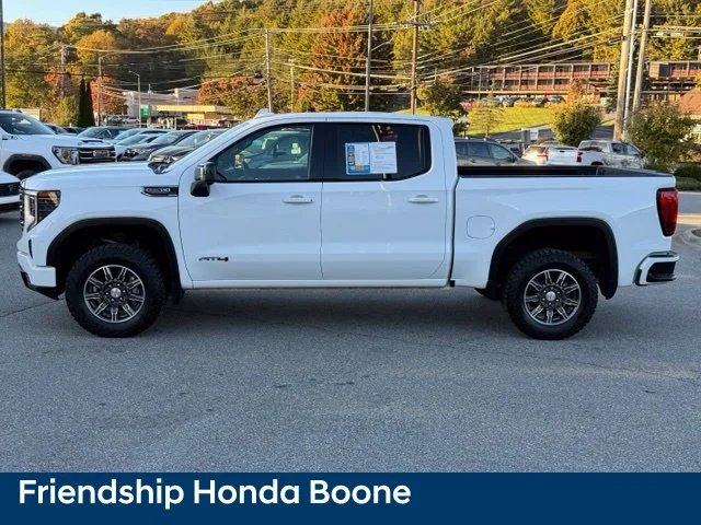 Used 2025 White GMC AT4 image 8