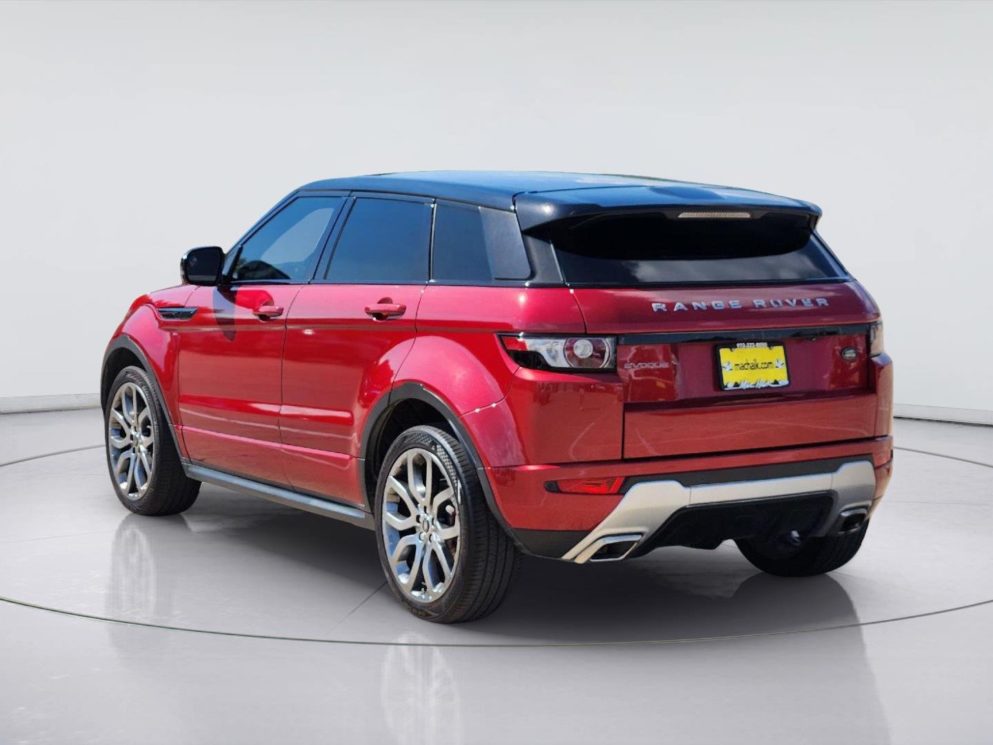 Used 2013 Firenze Red Land Rover Dynamic Premium image 4