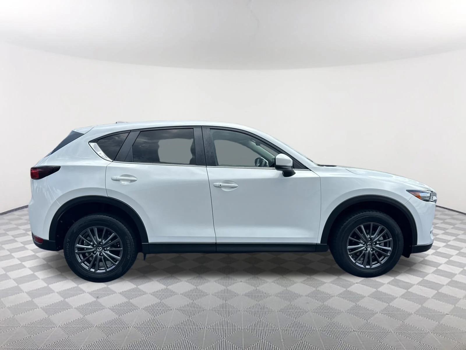 Used 2021 Snowflake White Pearl Mica Mazda Touring image 4