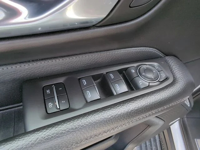 2023 GMC Yukon Denali - Photo 15